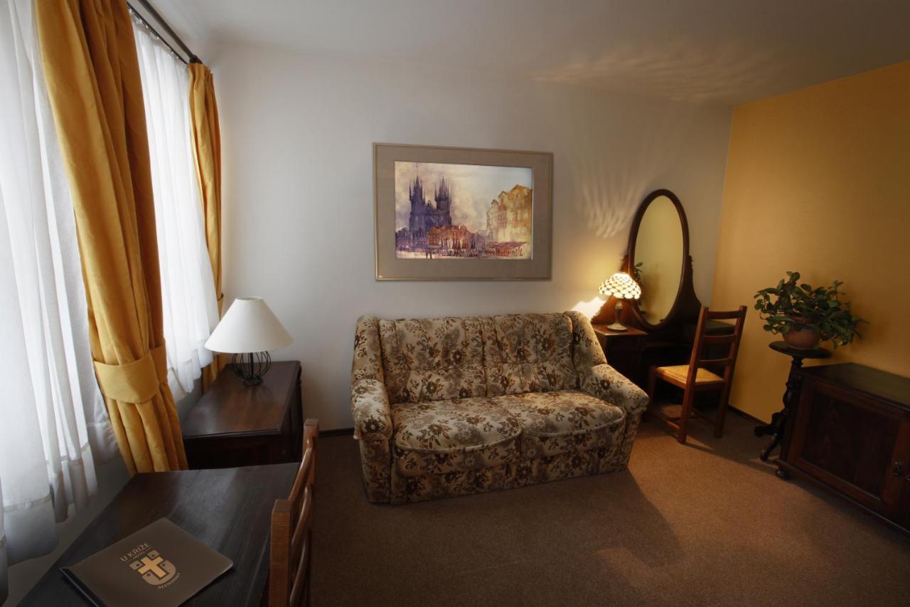 Hotel U Krize Prága Kültér fotó