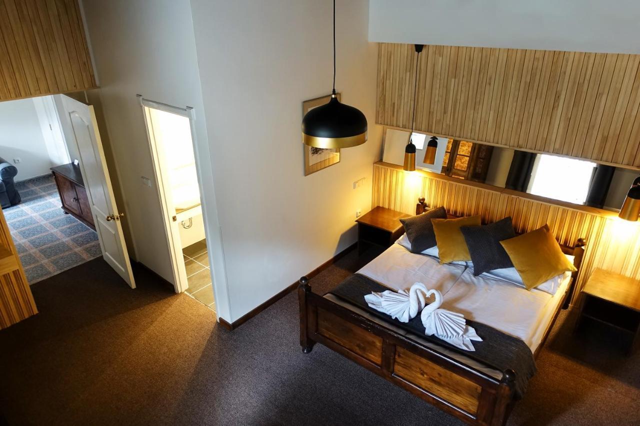 Hotel U Krize Prága Kültér fotó