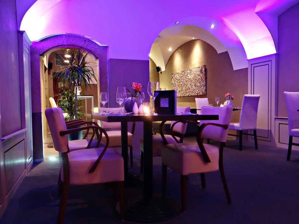 Hotel U Krize Prága Kültér fotó