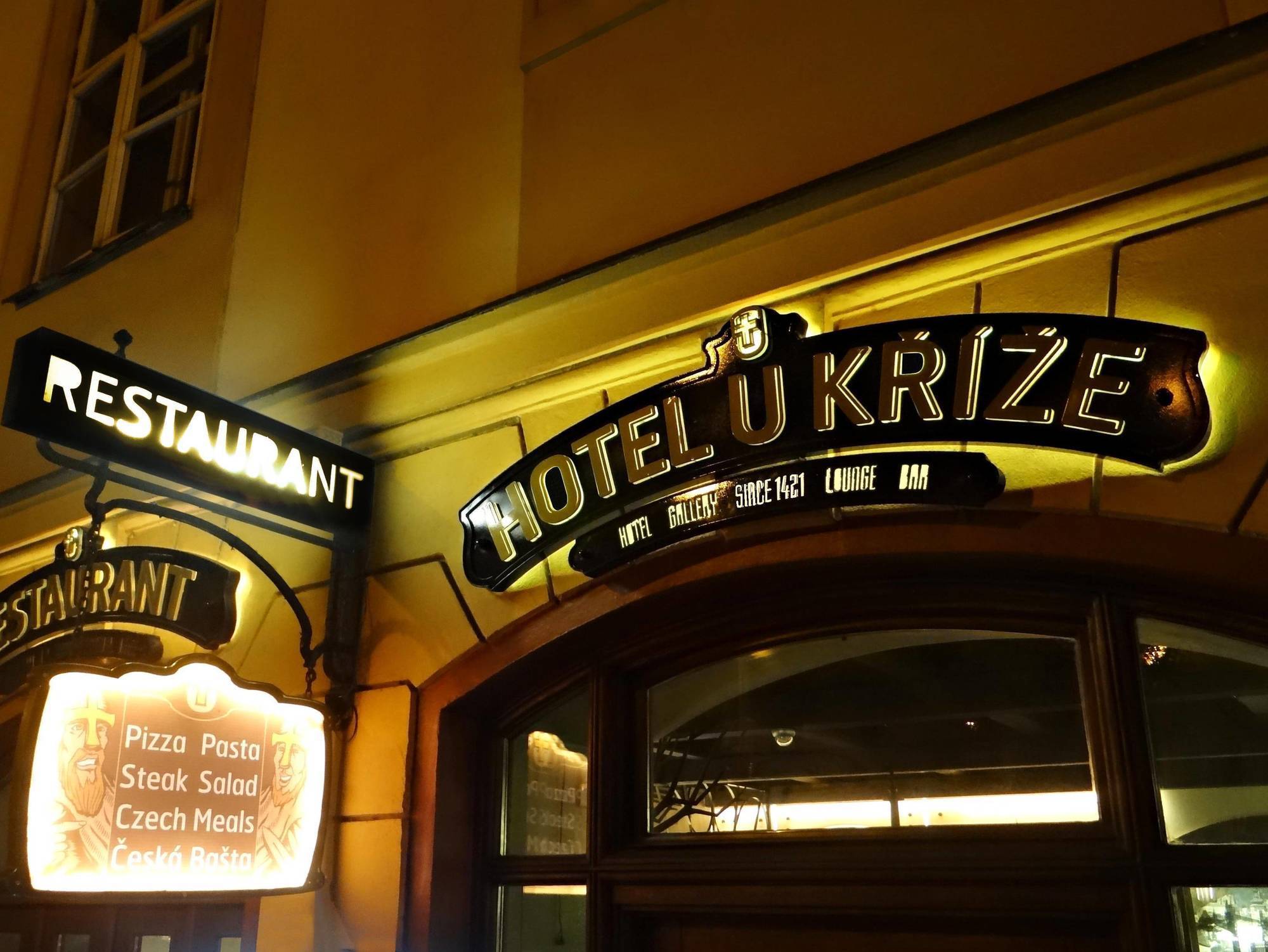 Hotel U Krize Prága Kültér fotó