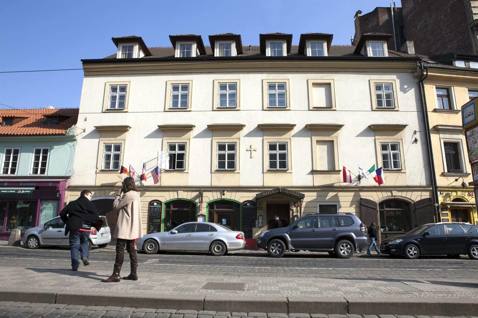 Hotel U Krize Prága Kültér fotó