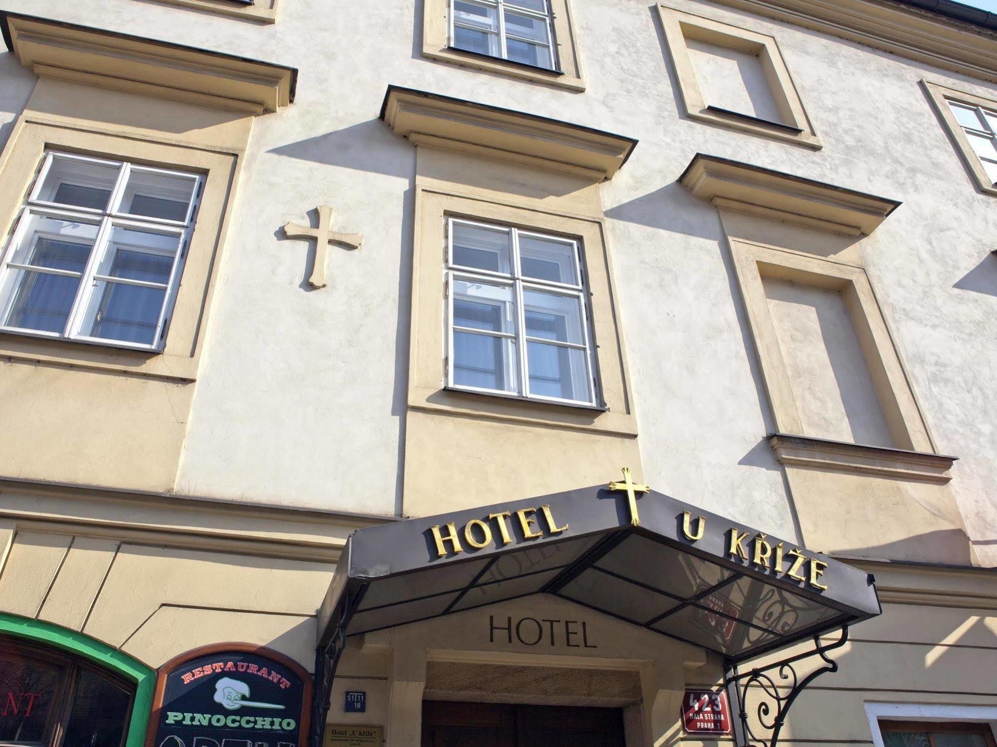 Hotel U Krize Prága Kültér fotó