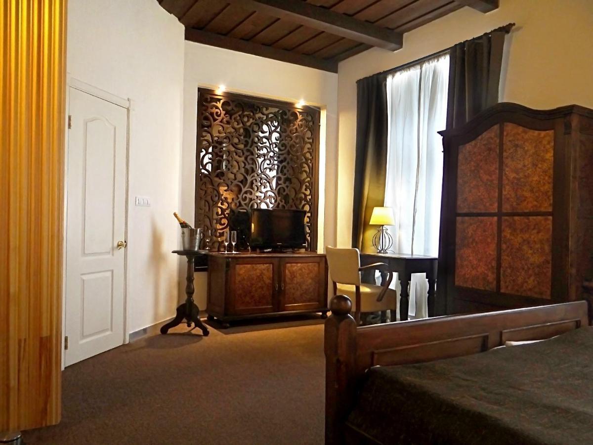 Hotel U Krize Prága Kültér fotó