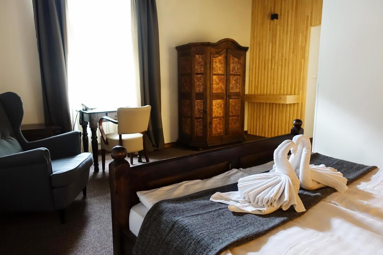 Hotel U Krize Prága Kültér fotó